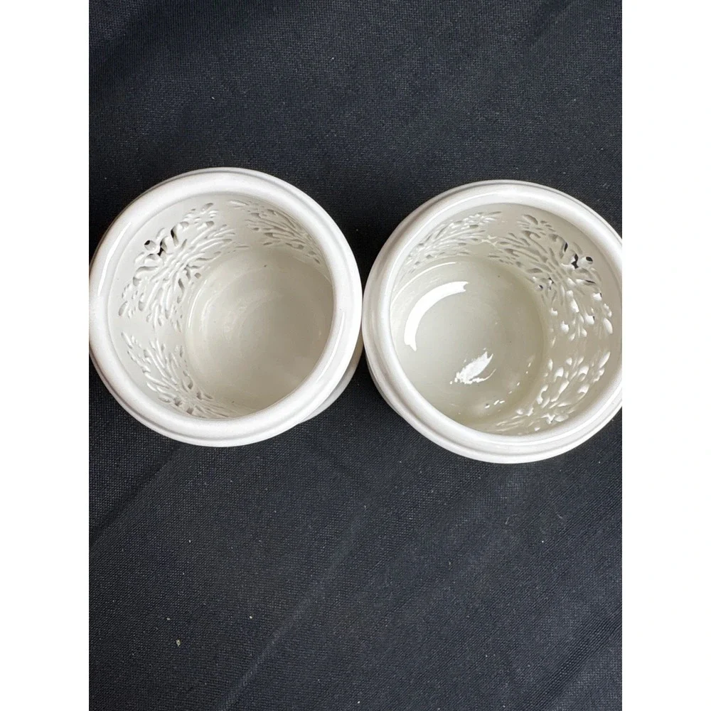 Set of 2 White Metal Pierced Lattice Snowflake‎ Votive Candle Holders Glossy